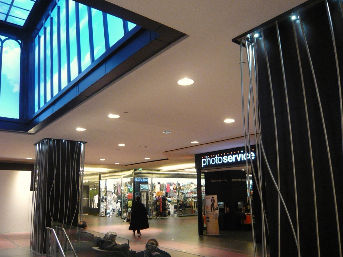 SHOPPING MALL CASINO BELLEFEUILLE