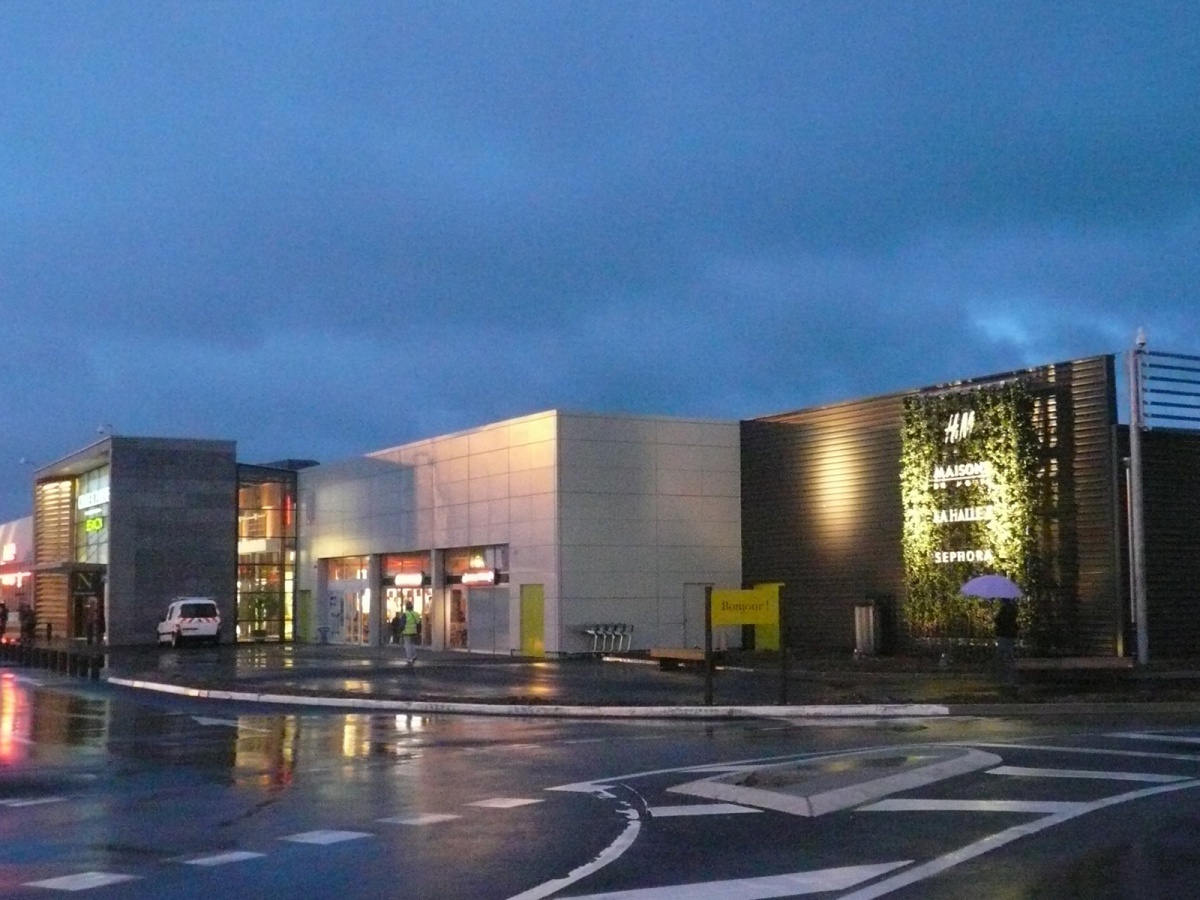 SHOPPING MALL GÉANT CASINO BESANÇON